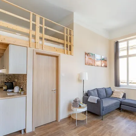 Appartement Mezzanine With Ac At Keleti Railways Long-term *