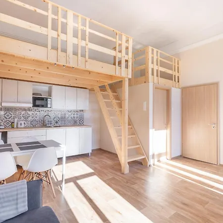 Mezzanine With Ac At Keleti Railways Long-term Appartement *