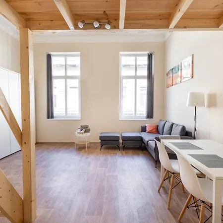 Appartement Mezzanine With Ac At Keleti Railways Long-term *
